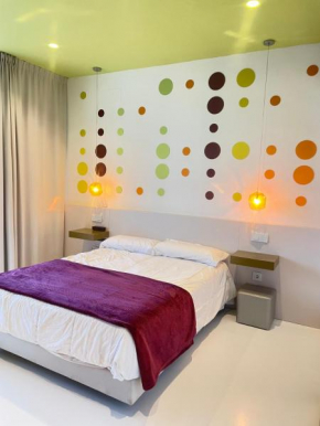 LAHOLA Glam Suites